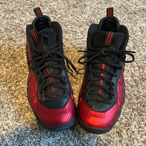 Nike Foamposites Grade School Sneaker